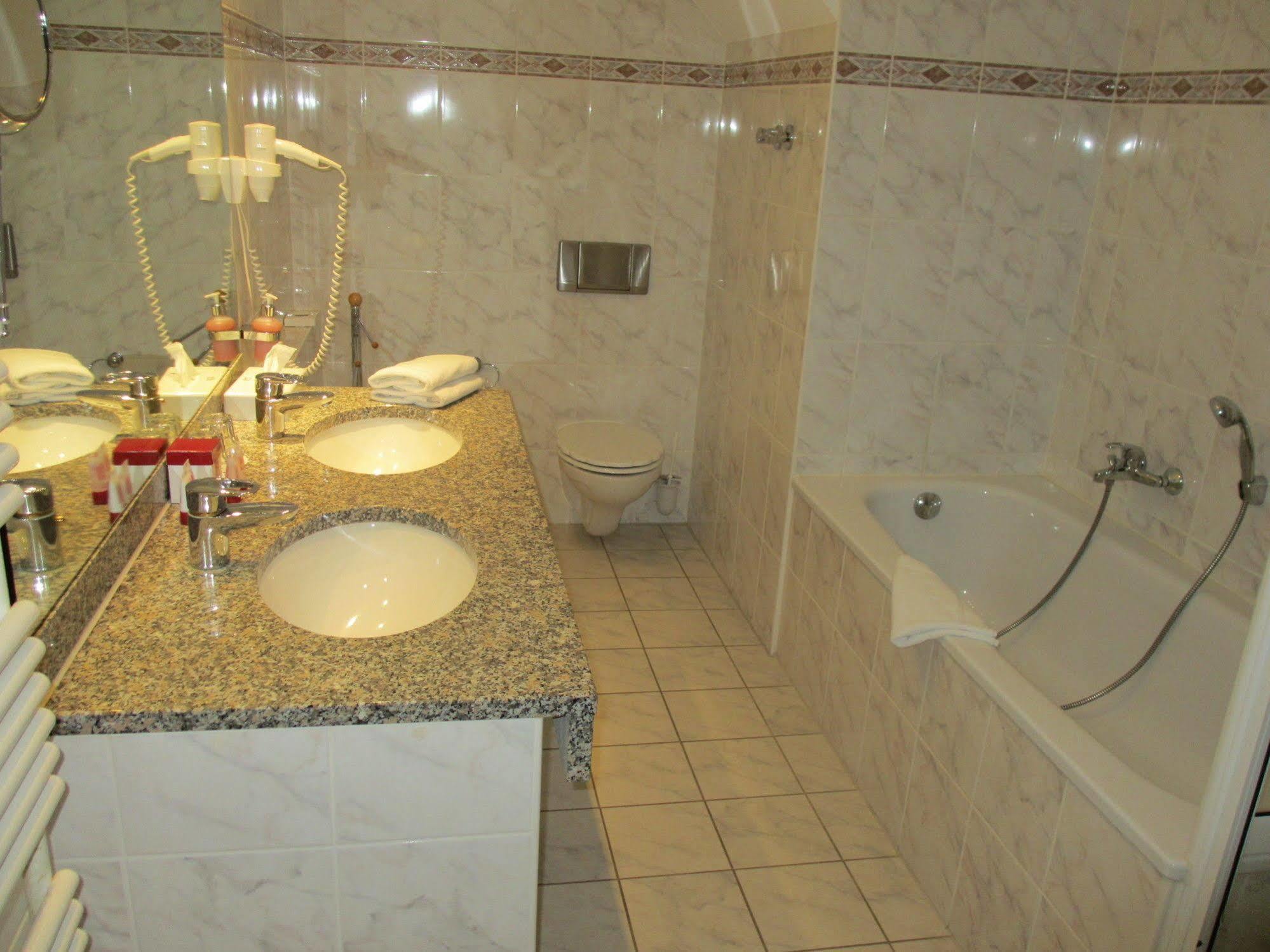 Seehotel Schloss Klink Luaran gambar