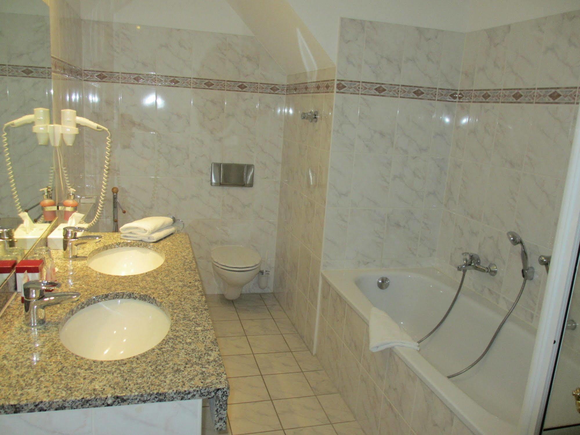 Seehotel Schloss Klink Luaran gambar